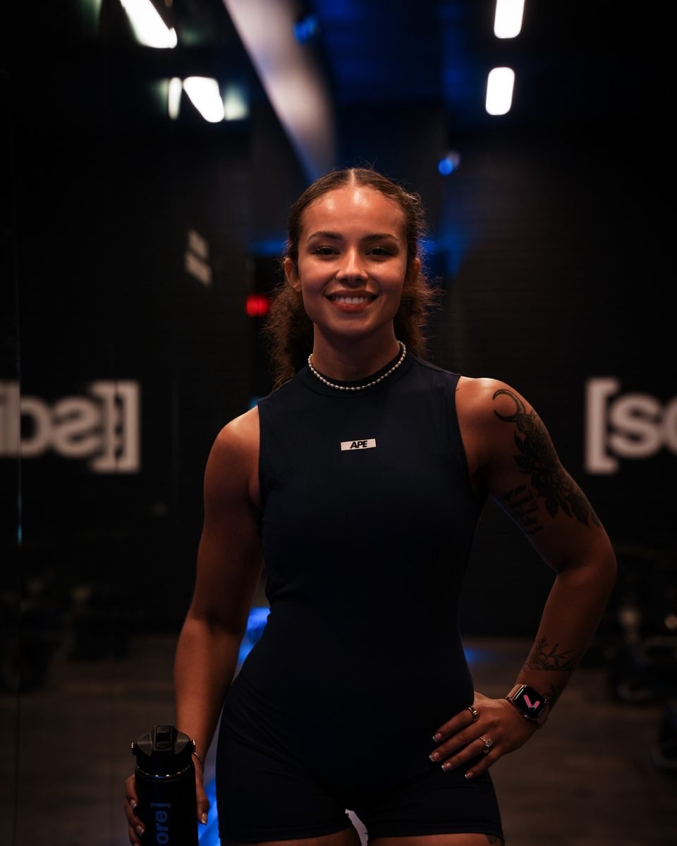 studio athlete portrait, @photosby.morganm